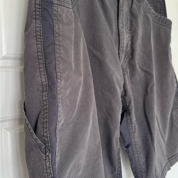 KUHL Radikl Shorts 10" Men's Size 32 Lightweight Stretch Hiking Smoke Gray - Picture 6 of 12